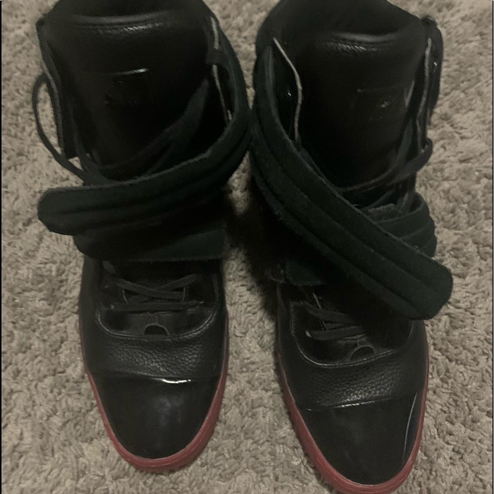 Black Red Radii Shoe size 10